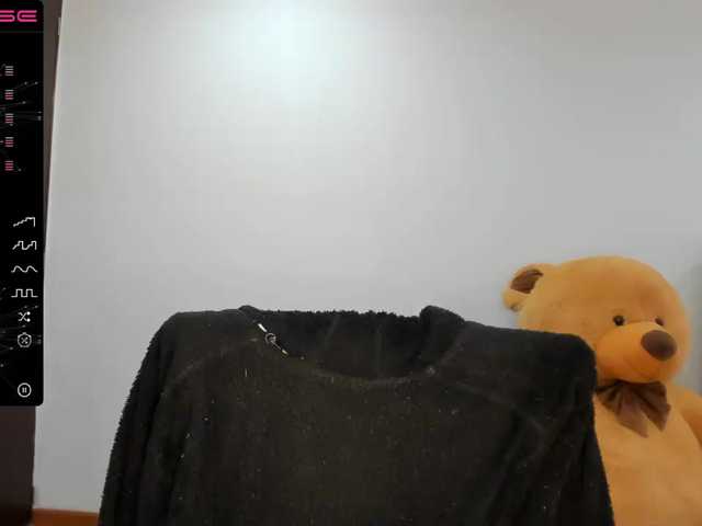 Live sex webcam photo for Charlotte-mwc #275722192