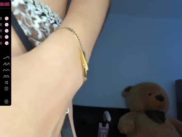 Live sex webcam photo for Charlotte-mwc #275942325