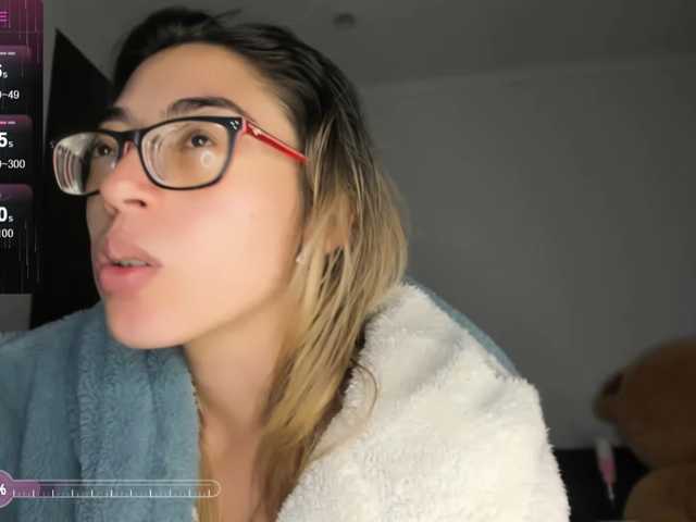 Live sex webcam photo for Charlotte-mwc #277551305