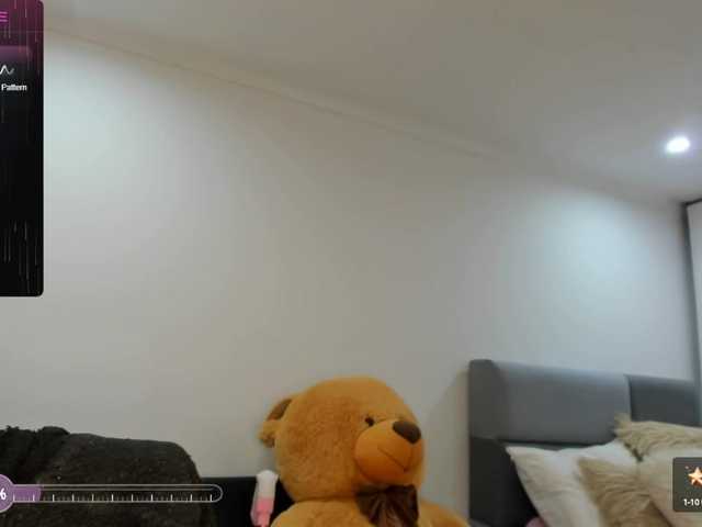 Live sex webcam photo for Charlotte-mwc #277647122