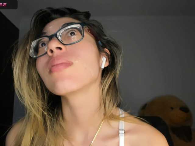 Live sex webcam photo for Charlotte-mwc #277679704