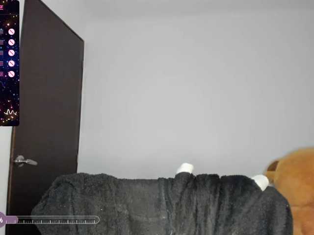 Live sex webcam photo for Charlotte-mwc #277808685