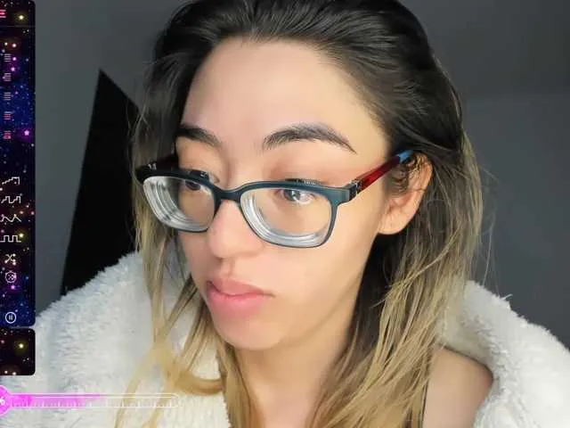 Live sex webcam photo for Charlotte-mwc #277988427