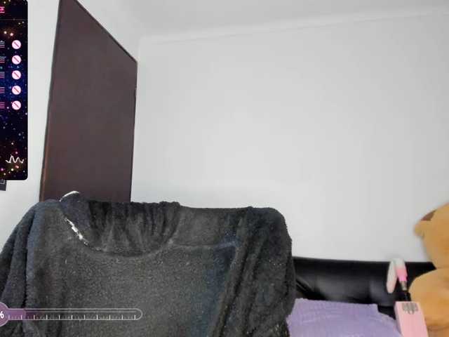 Live sex webcam photo for Charlotte-mwc #278213448