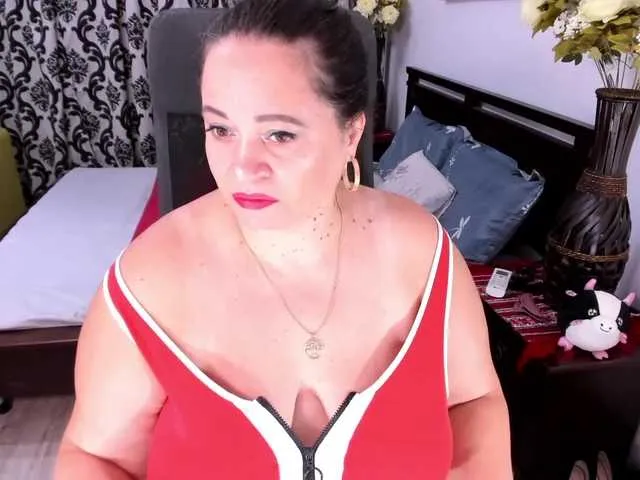Live sex webcam photo for Charlotte4u #274223057