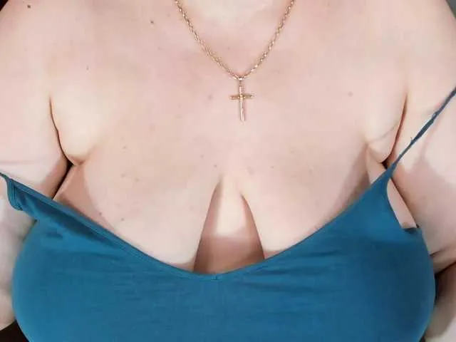 Live sex webcam photo for Charlotte4u #277235023