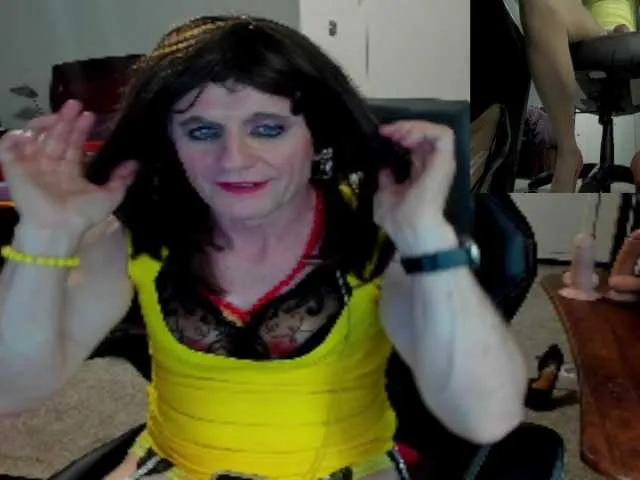 Live sex webcam photo for CharlotteAsh #275568939