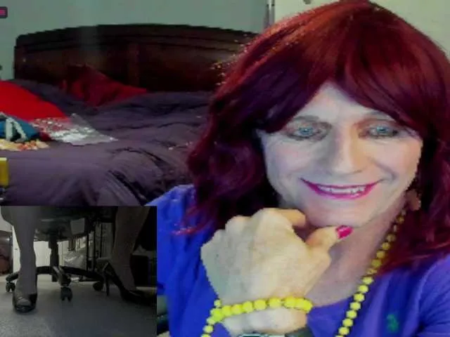 Live sex webcam photo for CharlotteAsh #275706072