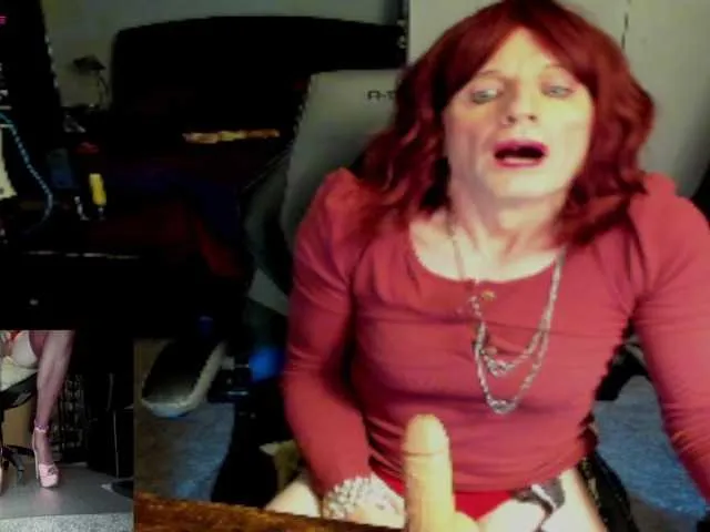 Live sex webcam photo for CharlotteAsh #275725023