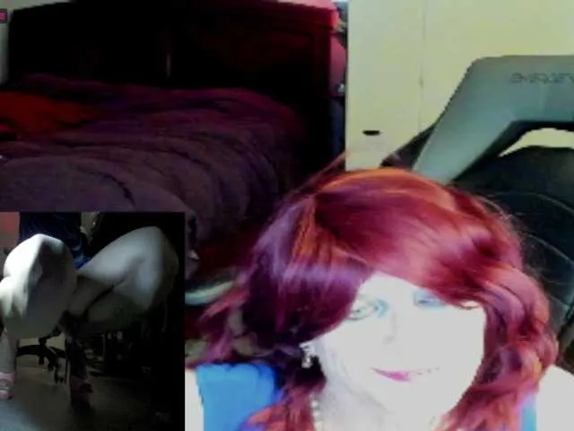 Live sex webcam photo for CharlotteAsh #275741200