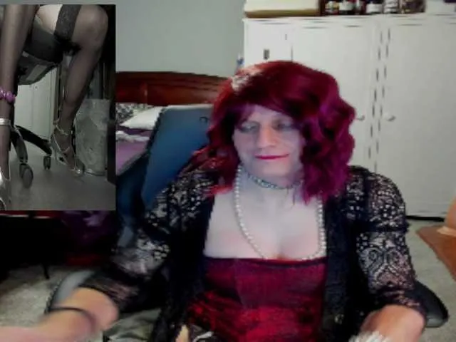 Live sex webcam photo for CharlotteAsh #275893266