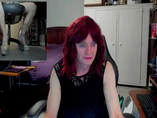 Live sex webcam photo for CharlotteAsh #275940666