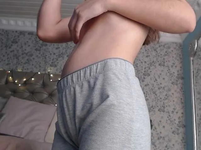 Live sex webcam photo for CharlotteMuller #277995235