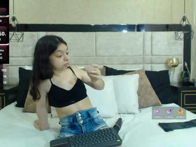 Live sex webcam photo for CharlotteMuller #290795724