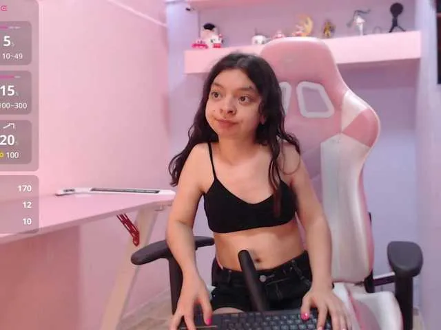 Live sex webcam photo for CharlotteMuller #290865220