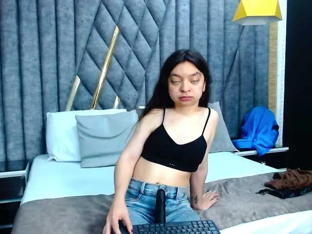 Live sex webcam photo for CharlotteMuller #291263654