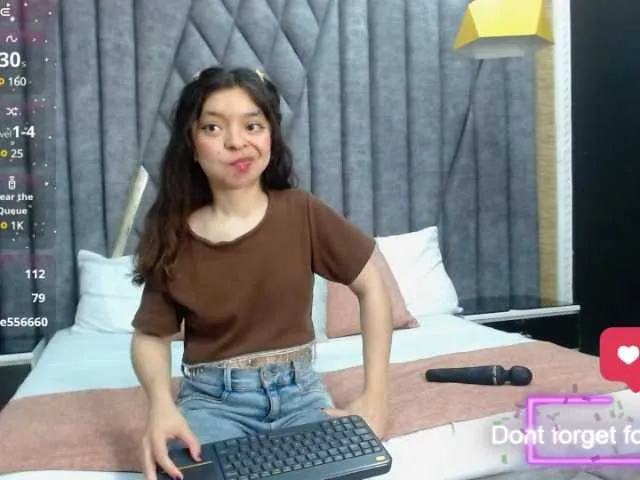 Live sex webcam photo for CharlotteMuller #291281951
