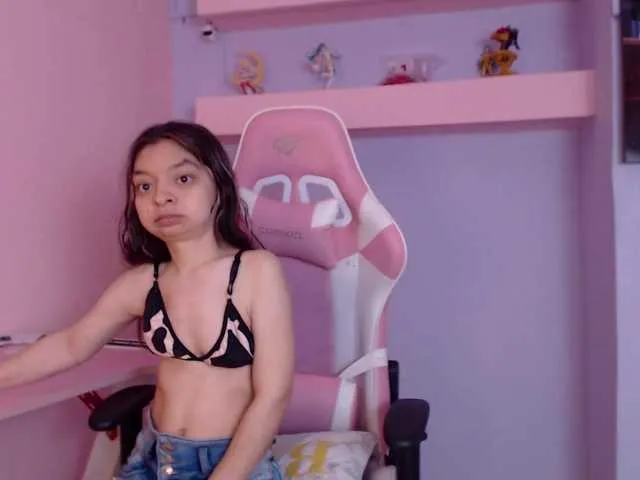 Live sex webcam photo for CharlotteMuller #292030346
