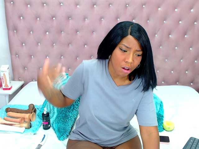 Live sex webcam photo for CharlotteWill #277015288