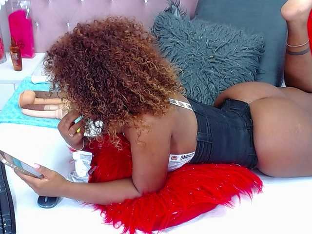 Live sex webcam photo for CharlotteWill #277587019