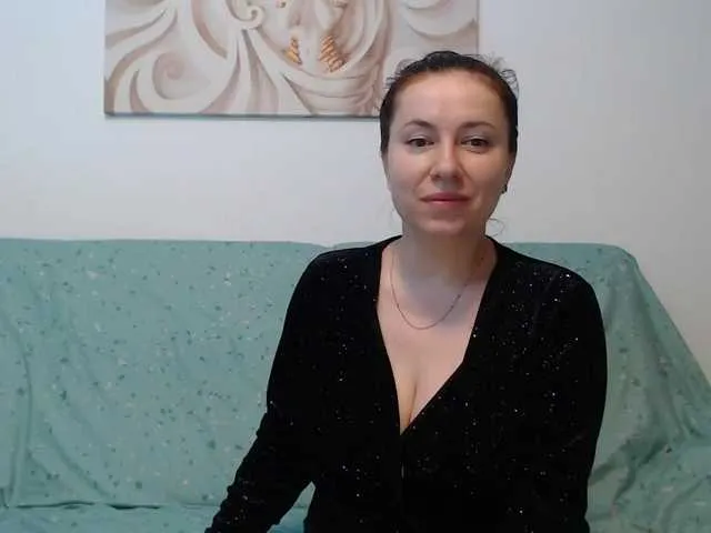 Live sex webcam photo for CharmingWanda #274631200