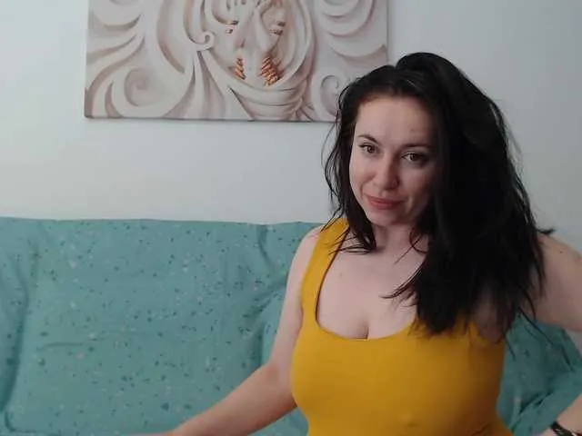 Live sex webcam photo for CharmingWanda #274663770