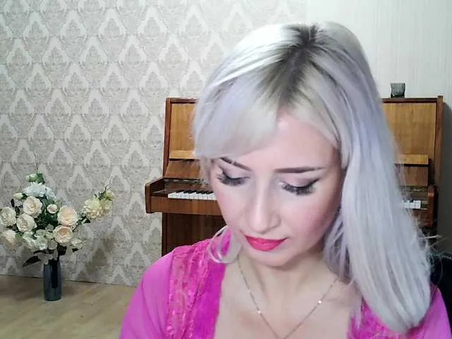 Live sex webcam photo for Charmingvenus11701 #290277704