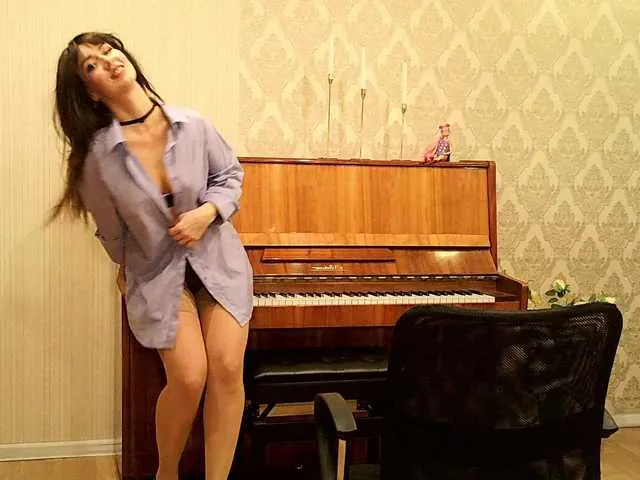 Live sex webcam photo for Charmingvenus11701 #290752671