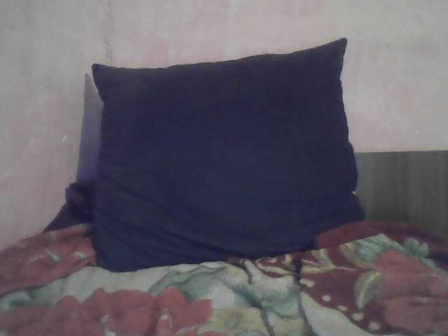 Live sex webcam photo for CheekuSex #277907847