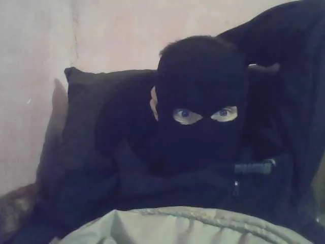 Live sex webcam photo for CheekuSex #277927924