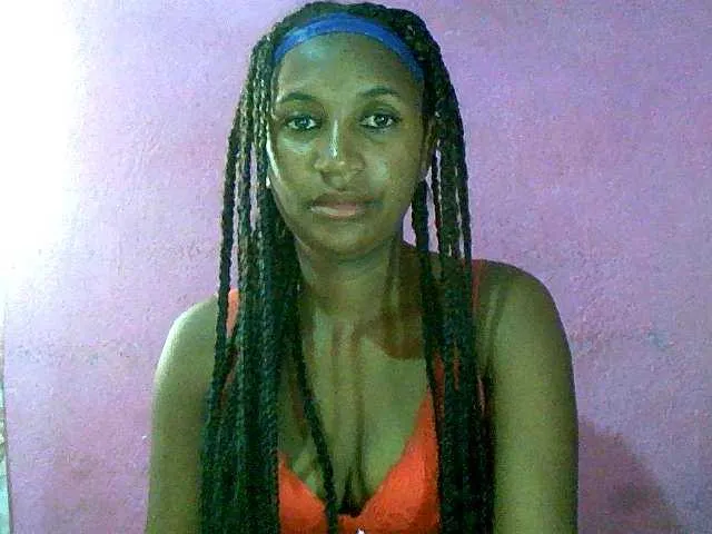 Live sex webcam photo for Chellah01 #290742305