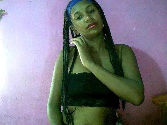 Live sex webcam photo for Chellah01 #290755633