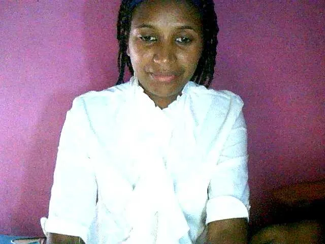 Live sex webcam photo for Chellah01 #290764484