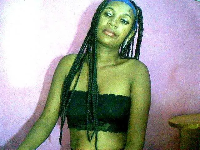 Live sex webcam photo for Chellah01 #290766357