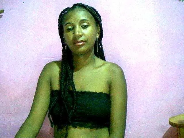 Live sex webcam photo for Chellah01 #290786289