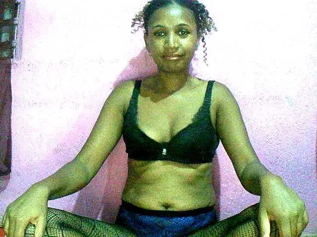 Live sex webcam photo for Chellah01 #290848243