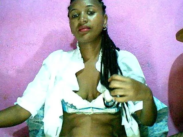 Live sex webcam photo for Chellah01 #290874328