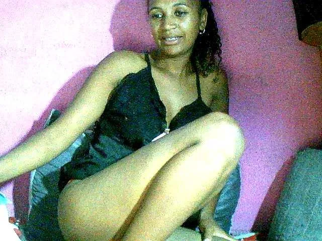 Live sex webcam photo for Chellah01 #291010612