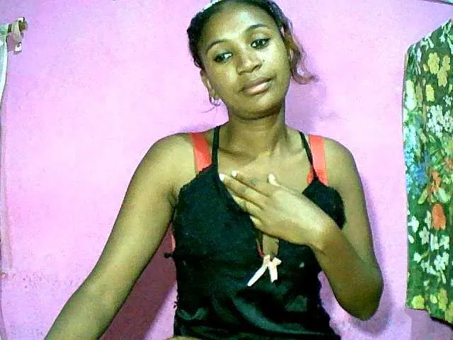 Live sex webcam photo for Chellah01 #291097103
