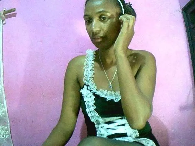 Live sex webcam photo for Chellah01 #291431924