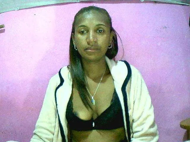 Live sex webcam photo for Chellah01 #291495978