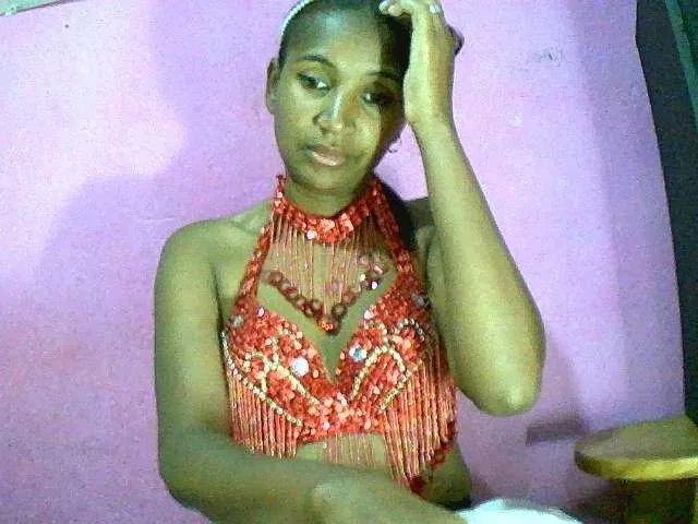 Live sex webcam photo for Chellah01 #291613374