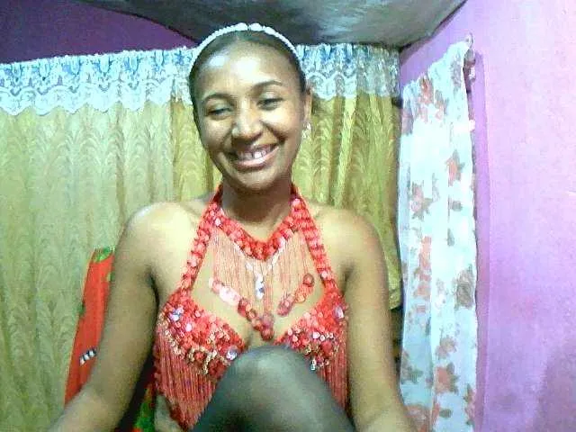 Live sex webcam photo for Chellah01 #291620766