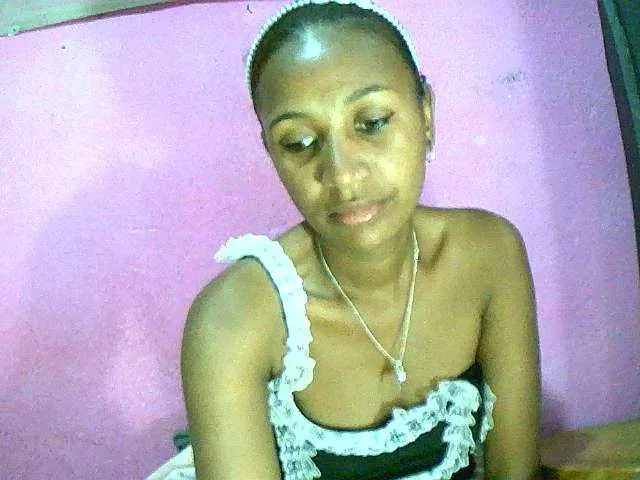 Live sex webcam photo for Chellah01 #291639431