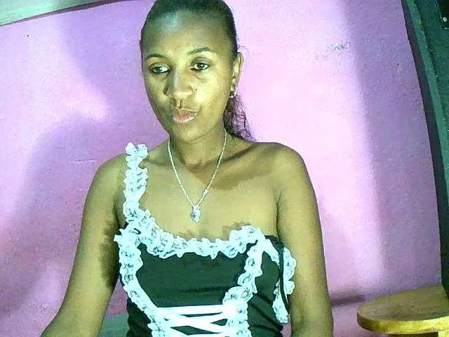 Live sex webcam photo for Chellah01 #291679319