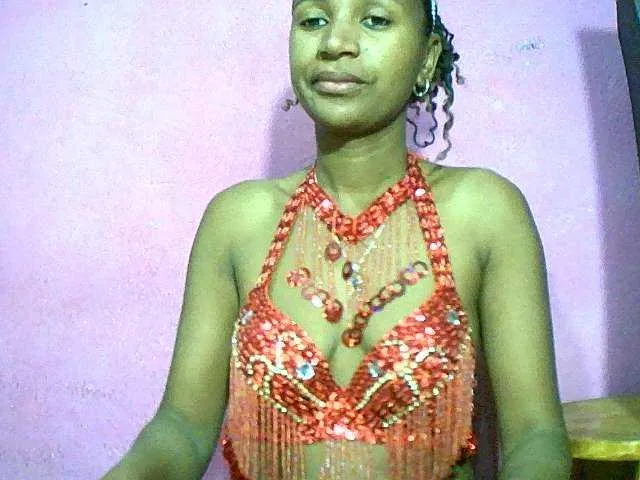Live sex webcam photo for Chellah01 #291691831