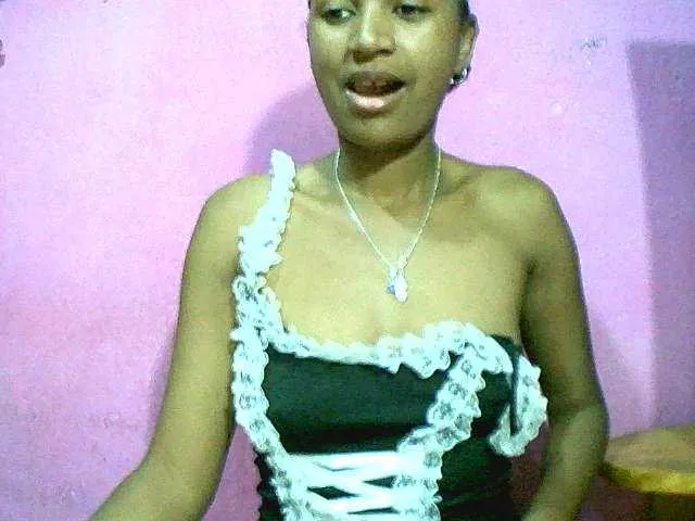 Live sex webcam photo for Chellah01 #291714098