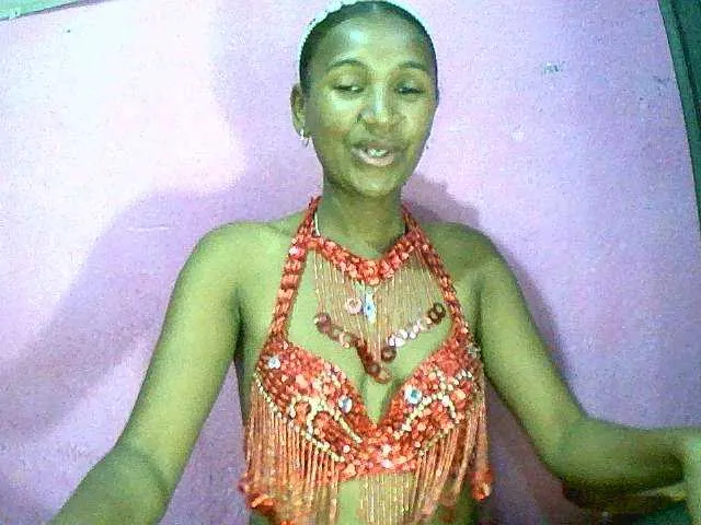 Live sex webcam photo for Chellah01 #291775972