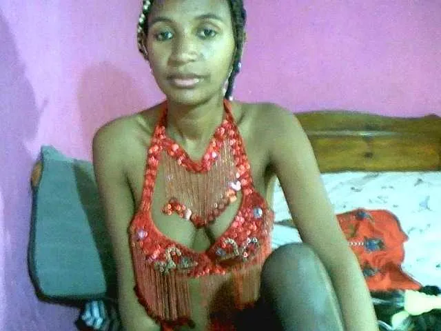 Live sex webcam photo for Chellah01 #292046428