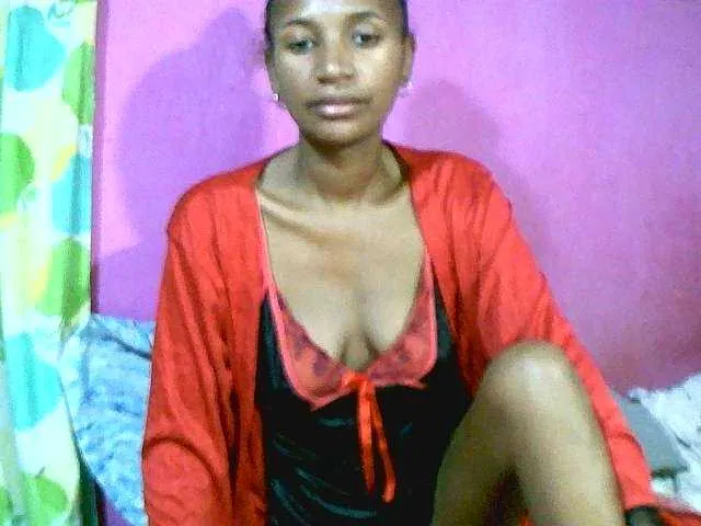 Live sex webcam photo for Chellah01 #292095083